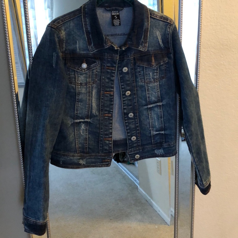 Almost Famous distressed cropped denim jacket
